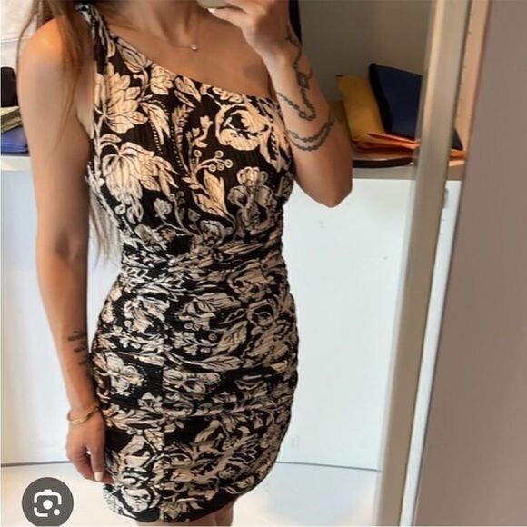 NWOT ZARA Blogger’s Favorite Asymmetric Neckline Ecru Mini Dress, Size Small - Picture 9 of 16